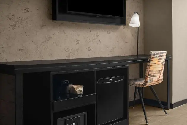 Oda, 1 En Büyük (King) Boy Yatak, Sigara İçilmez, Balkon