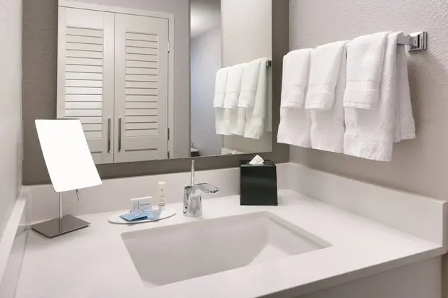 Oda, 2 Büyük (Queen) Boy Yatak (Mobility Accessible, Tub)