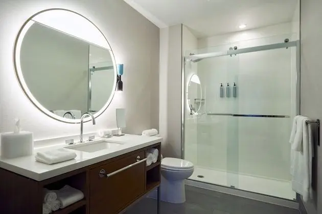 Oda, 1 En Büyük (King) Boy Yatak ve Çekyat, Balkon, Şehir Manzaralı