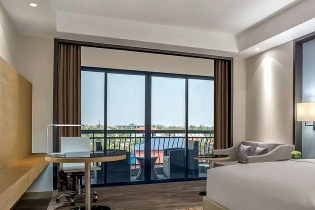 Deluxe Oda, 1 En Büyük (King) Boy Yatak, Balkon, Havuz Manzaralı
