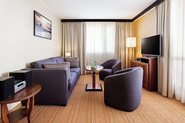 Süit, 1 En Büyük (King) Boy Yatak ve Çekyat, Balkon