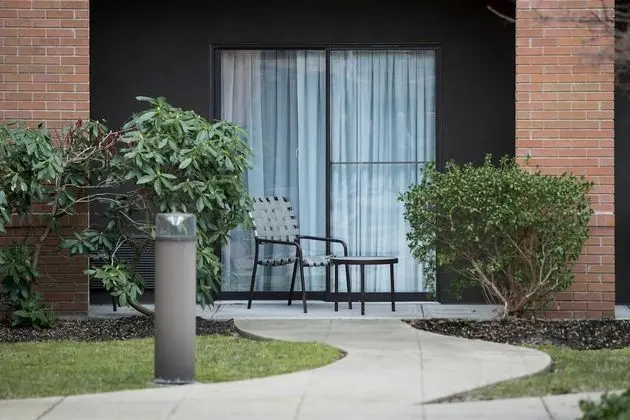 Oda, 1 En Büyük (King) Boy Yatak ve Çekyat, Balkon