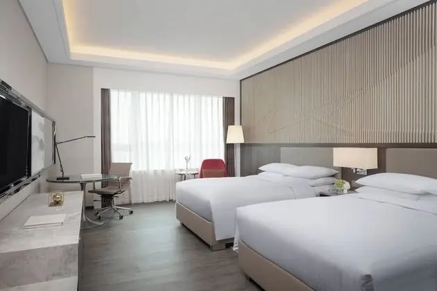 Oda, 2 Çift Kişilik Yatak, Şehir Manzaralı