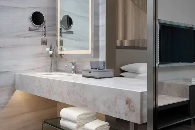 Oda, 2 Çift Kişilik Yatak, Şehir Manzaralı