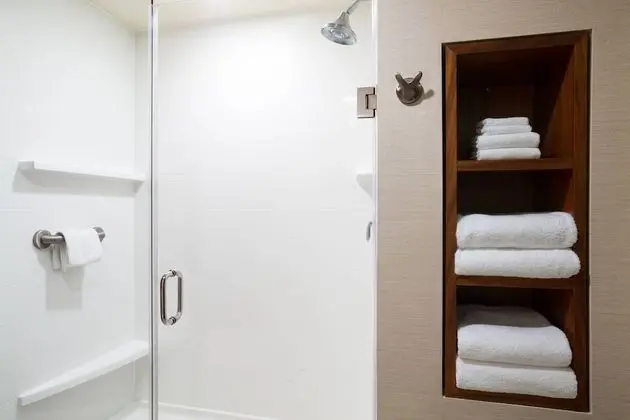 Junior Süit, Birden Çok Yatak (Mobility Accessible, Transfer Shower)