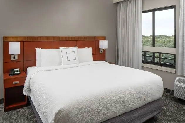 Süit, 1 En Büyük (King) Boy Yatak ve Çekyat, Balkon, Havuz Manzaralı (One Bedroom Suite)