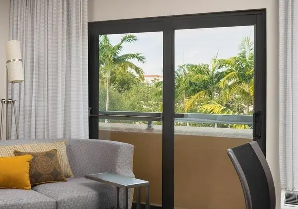 Süit, 1 En Büyük (King) Boy Yatak ve Çekyat, Balkon, Havuz Manzaralı (One Bedroom Suite)