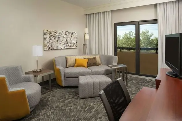 Süit, 1 En Büyük (King) Boy Yatak ve Çekyat (One Bedroom)