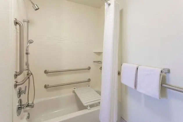 Süit, 1 Yatak Odası (Mobility Accessible, Tub)