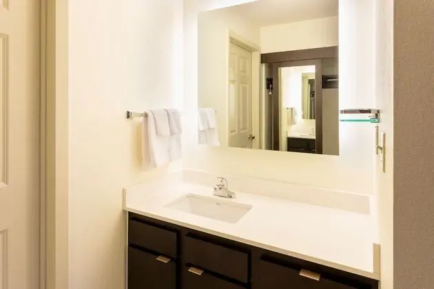 Süit, 1 Yatak Odası (Mobility Accessible, Tub)