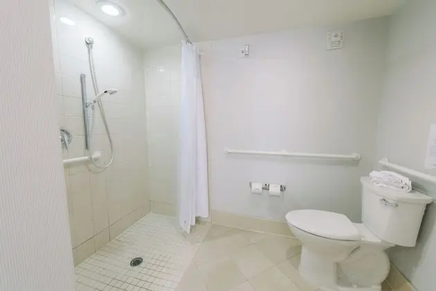 Oda, 2 Çift Kişilik Yatak (Mobility/Hearing Access, Roll-In Shwr)