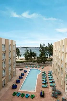 Oda, 1 En Büyük (King) Boy Yatak, Sigara İçilmez, Havuz Kenarı