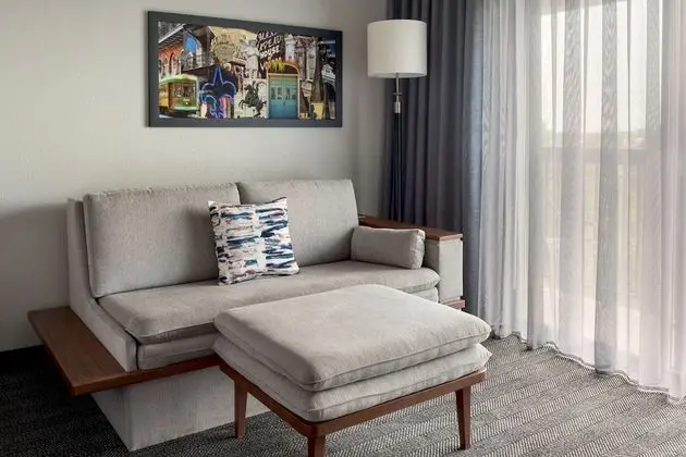 Oda, 1 En Büyük (King) Boy Yatak ve Çekyat, Balkon