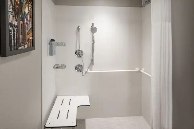 Oda, 1 En Büyük (King) Boy Yatak ve Çekyat, Balkon