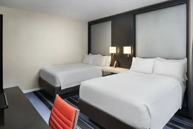 Oda, 2 Çift Kişilik Yatak, Şehir Manzaralı