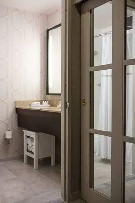 Oda, 1 En Büyük (King) Boy Yatak ve Çekyat