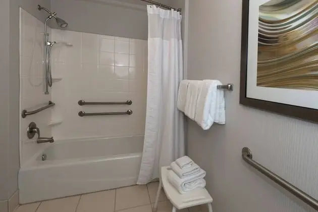 Oda, 1 En Büyük (King) Boy Yatak (Mobility/Hearing Accessible, Tub)
