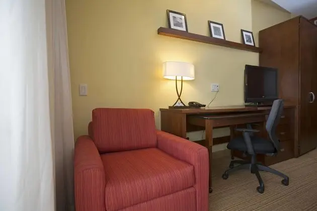 Oda, 1 Büyük (Queen) Boy Yatak