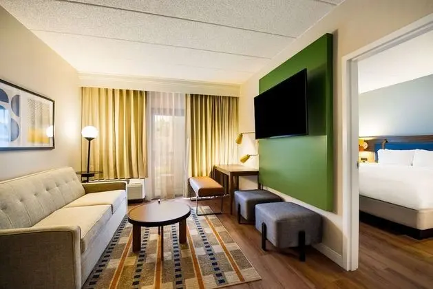 Süit, Birden Çok Yatak (One Bedroom Two Queens)