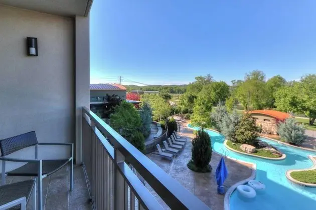 Oda, 1 En Büyük (King) Boy Yatak ve Çekyat, Balkon, Nehir Manzaralı (Balcony)