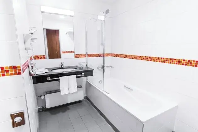 Oda, 2 Çift Kişilik Yatak