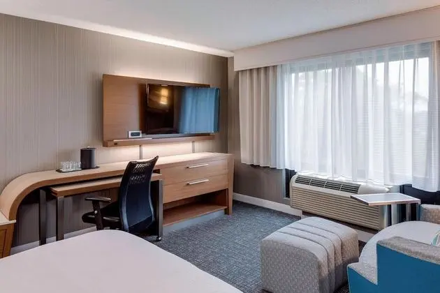 Oda, 1 En Büyük (King) Boy Yatak ve Çekyat (Mobility/Hearing Accessible, Tub)