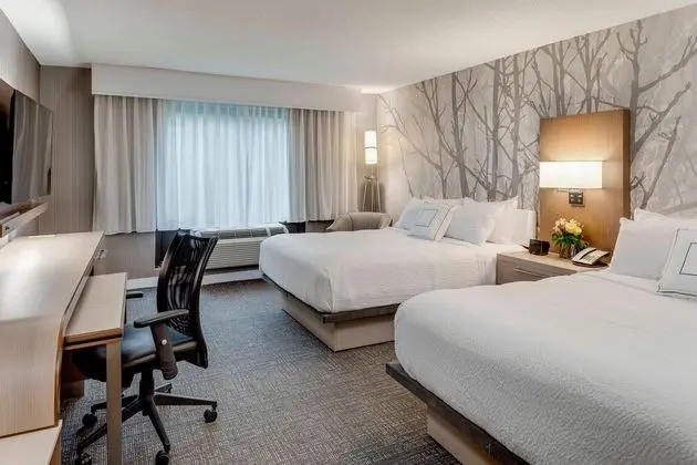 Oda, 2 Büyük (Queen) Boy Yatak