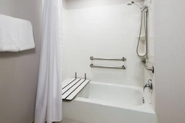 Oda, 2 Büyük (Queen) Boy Yatak (Mobility/Hearing Accessible, Tub)