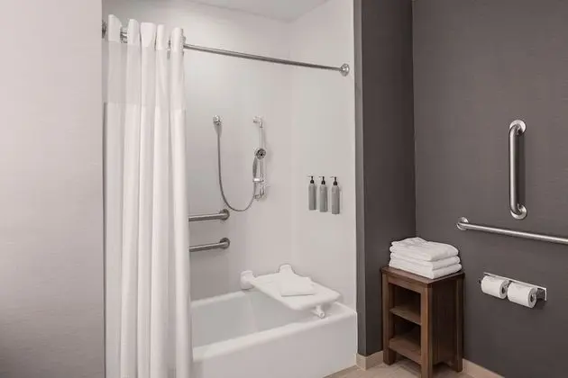 Oda, 2 Büyük (Queen) Boy Yatak, Sigara İçilmez