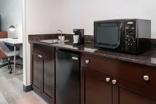 Oda, 1 En Büyük (King) Boy Yatak ve Çekyat (Mobility Accessible, Tub)