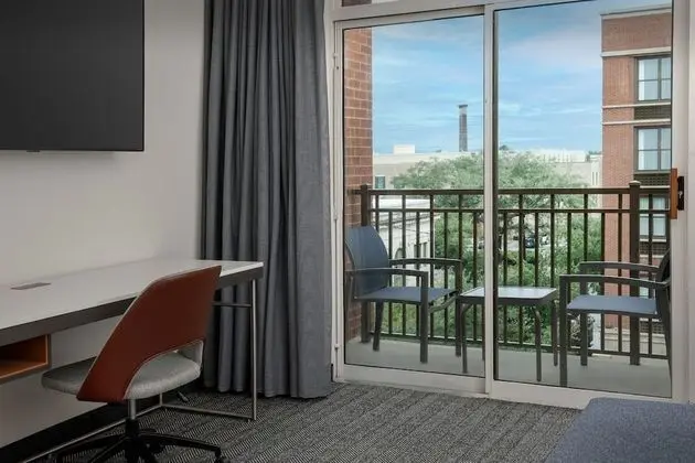 Oda, 1 En Büyük (King) Boy Yatak ve Çekyat, Balkon