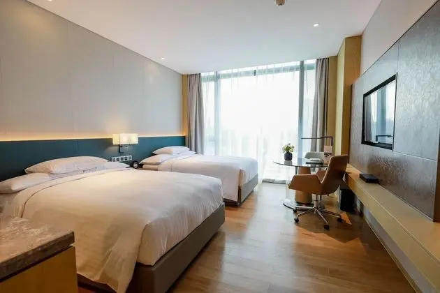 Oda, 2 Çift Kişilik Yatak, Şehir Manzaralı
