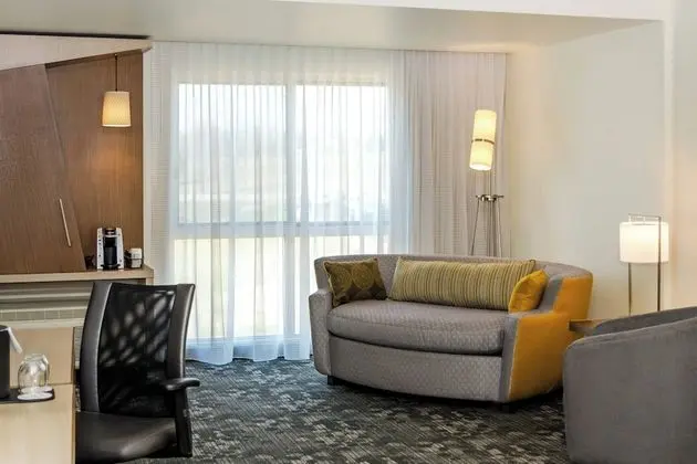 Oda, 1 En Büyük (King) Boy Yatak ve Çekyat