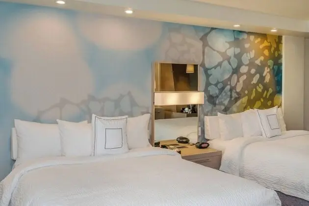 Oda, 2 Büyük (Queen) Boy Yatak