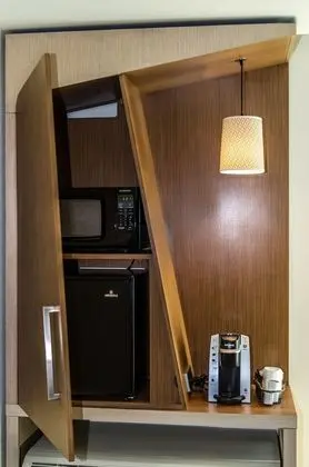 Oda, 2 Büyük (Queen) Boy Yatak