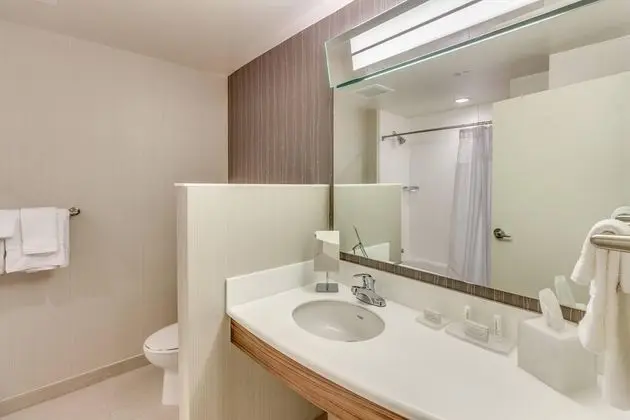 Oda, 1 En Büyük (King) Boy Yatak ve Çekyat, Balkon, Manzaralı (Balcony)