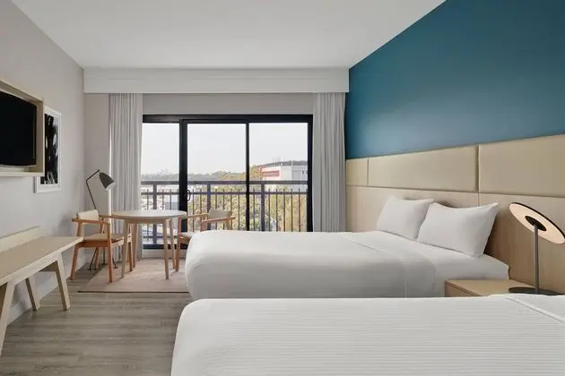 Oda, 2 Çift Kişilik Yatak, Balkon