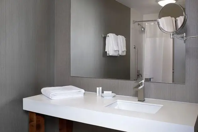 Oda, 1 En Büyük (King) Boy Yatak, Balkon, Köşe