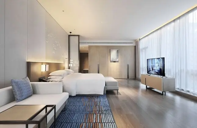 Grand Oda, 1 En Büyük (King) Boy Yatak, Sigara İçilmez, Şehir Manzaralı