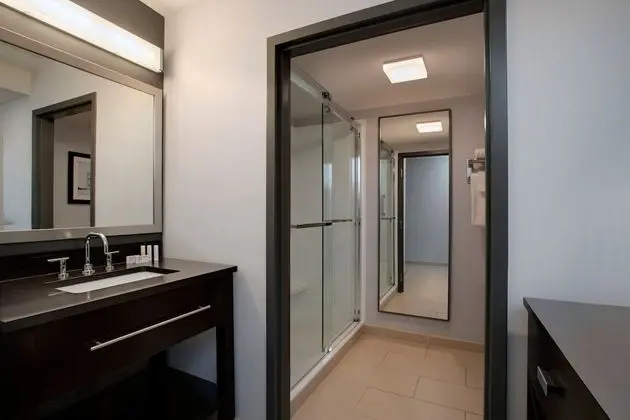 Deluxe Oda, Birden Çok Yatak, Balkon