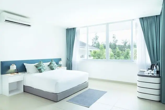 Cove Corner Suite