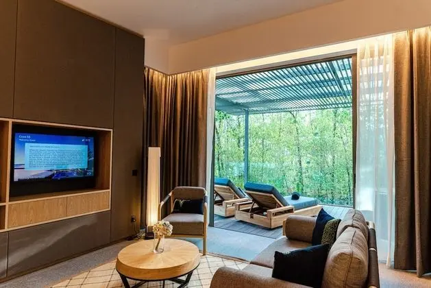 One Bedroom Mangrove Villa (King + Sofa Bed)