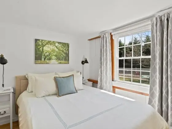 Two Bedroom Suite, 1 Queen bed- two twins or king w/ kitchen,Non-smoking, pets allowed w/ fee