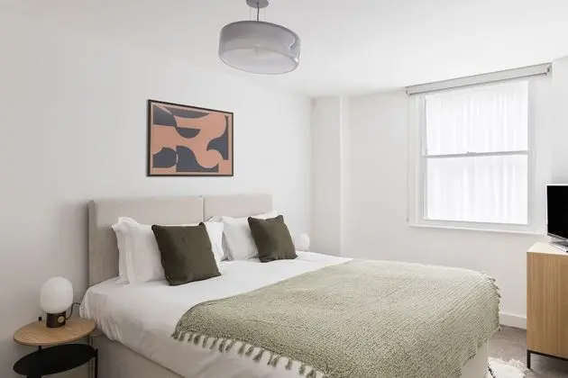 One Bedroom Apartment Plus