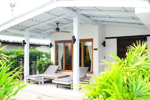 Beach Daze - Garden View