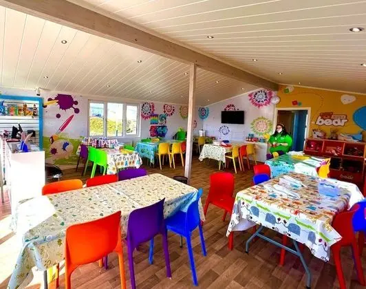 Family Karavan, Banyolu/Duşlu (The Cove)