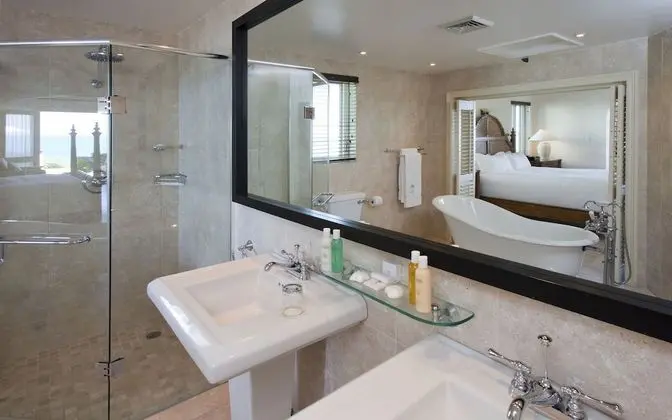 Cove Suite