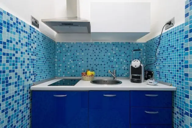 Apart Daire, Ek Bina