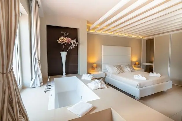 Süit, Sıcak Su Küveti