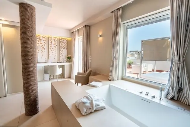 Süit, Sıcak Su Küveti